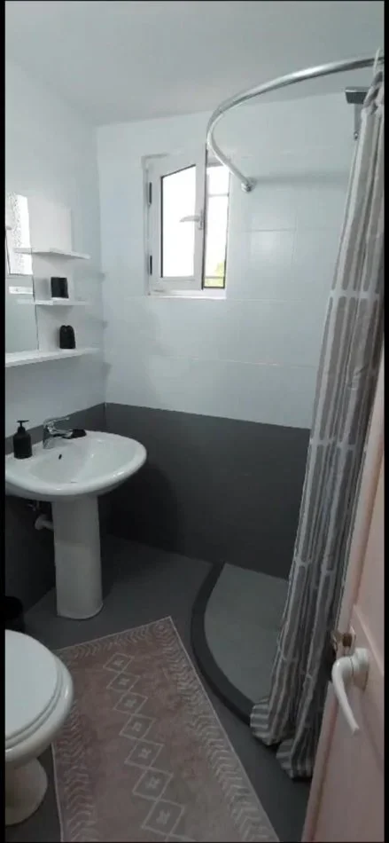 Tirane, shitet garsonier 1+1 Kati 0, 33 m² 73.000 € (Rruga Frosina Plaku)