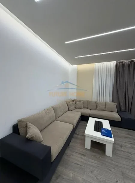 Tirane, jepet me qera apartament 3+1 Kati 1, 145 m² 800 € (Don Bosko)