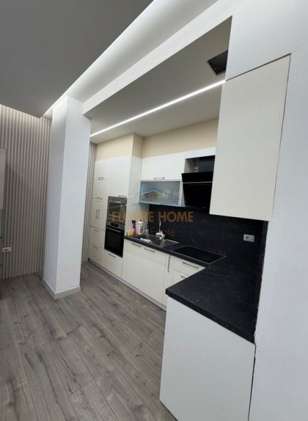 Tirane, jepet me qera apartament 3+1 Kati 1, 145 m² 800 € (Don Bosko)