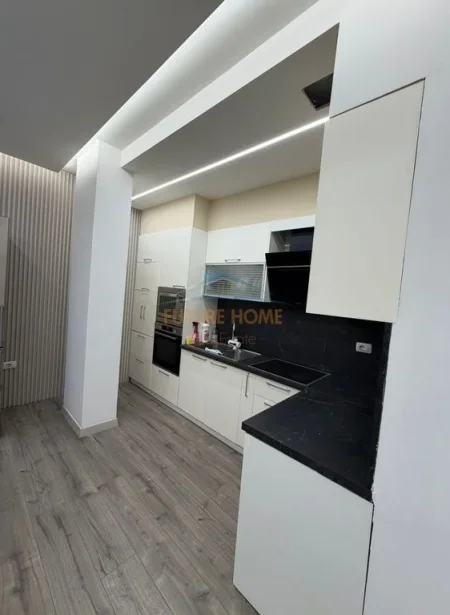 Tirane, jepet me qera apartament 3+1 Kati 1, 145 m² 800 € (Don Bosko)