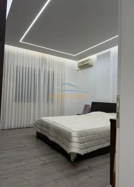 Tirane, jepet me qera apartament 3+1 Kati 1, 145 m² 800 € (Don Bosko)