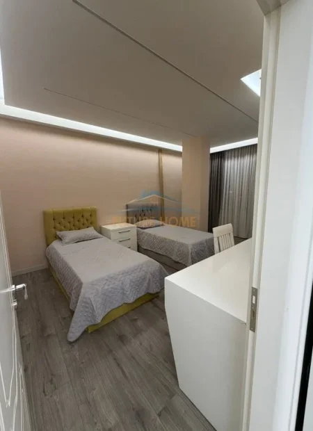 Tirane, jepet me qera apartament 3+1 Kati 1, 145 m² 800 € (Don Bosko)