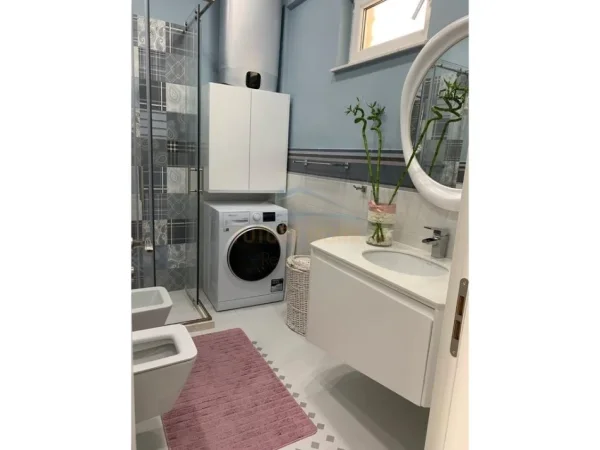 Qira,Apartament 2+1+ Post parkimi,Liqeni i Thate.