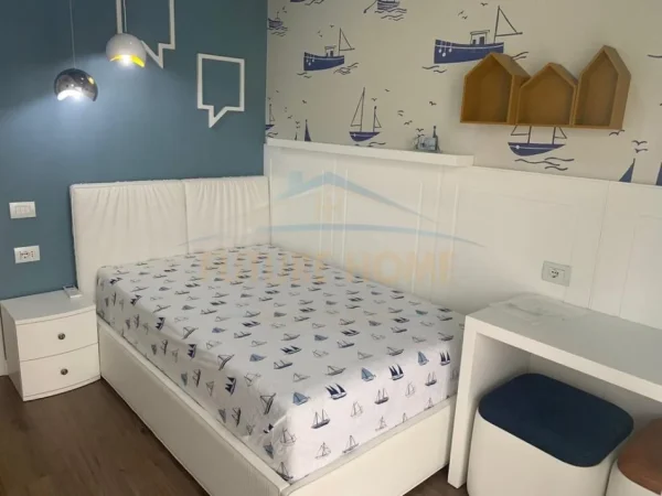 Qira,Apartament 2+1+ Post parkimi,Liqeni i Thate.