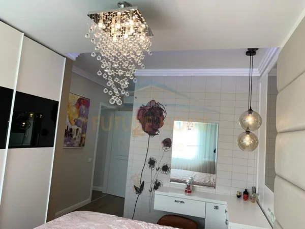 Qira,Apartament 2+1+ Post parkimi,Liqeni i Thate.