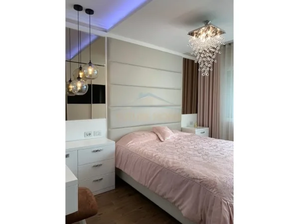 Qira,Apartament 2+1+ Post parkimi,Liqeni i Thate.