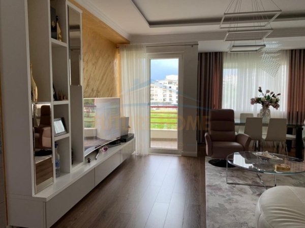 Qira,Apartament 2+1+ Post parkimi,Liqeni i Thate.