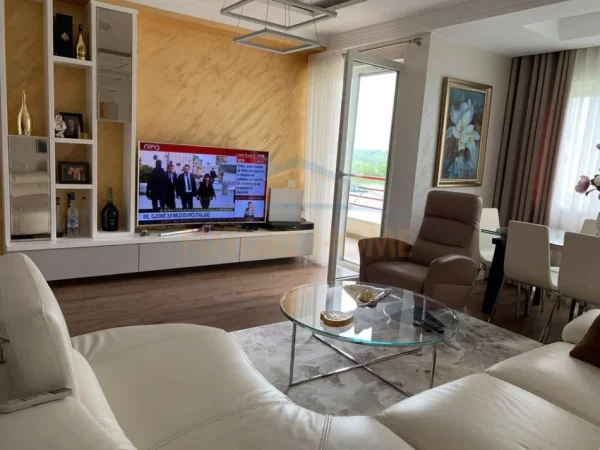 Qira,Apartament 2+1+ Post parkimi,Liqeni i Thate.