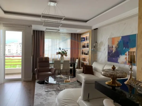 Qira,Apartament 2+1+ Post parkimi,Liqeni i Thate.