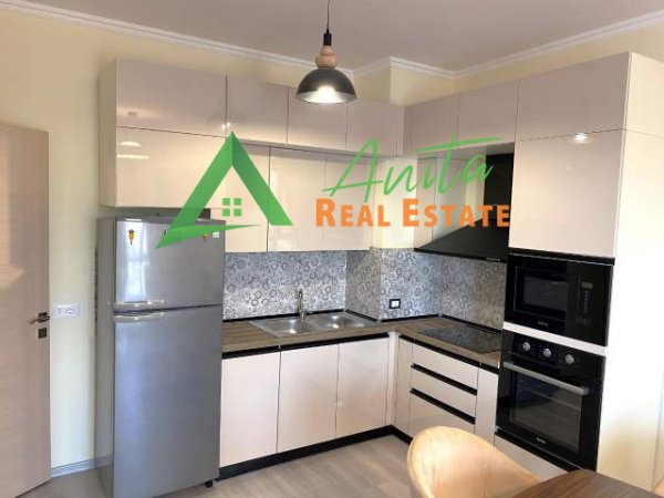 Tirane, jepet me qera apartament 1+1+Ballkon Kati 2, 70 m² 550 € (Kompleksi Arlis)