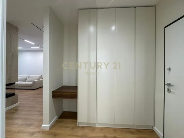 Tirane, jepet me qera apartament 2+1+Aneks+Ballkon Kati 0, 124 m² 2.200 € (Neom129175)