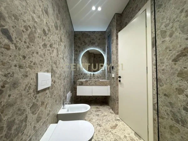 Tirane, jepet me qera apartament 2+1+Aneks+Ballkon Kati 0, 124 m² 2.200 € (Neom129175)