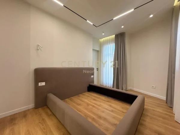 Tirane, jepet me qera apartament 2+1+Aneks+Ballkon Kati 0, 124 m² 2.200 € (Neom129175)
