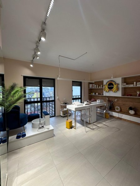 Tirane, shitet apartament 2+1+Aneks+Ballkon Kati 8, 116 m² 261.000 €