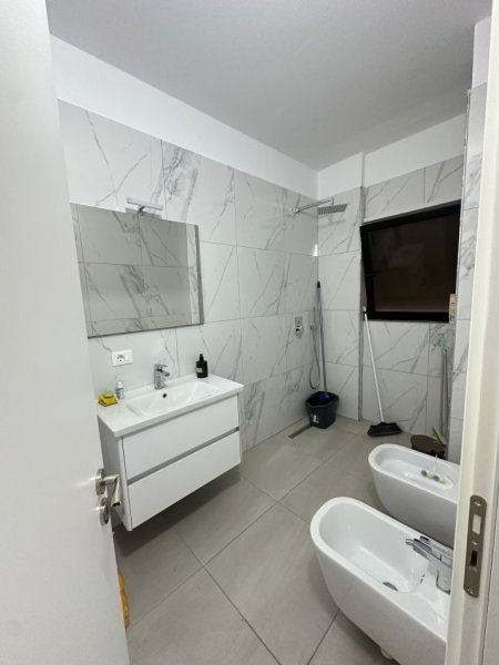 Tirane, shitet apartament 2+1+Aneks+Ballkon Kati 8, 116 m² 261.000 €