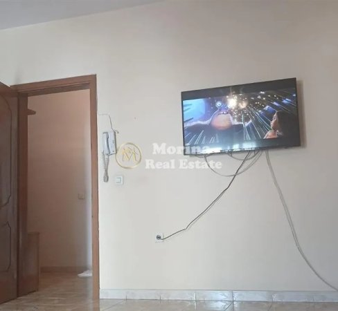 Tirane, jepet me qera apartament 1+1 Kati 3, 85 m² 600 € (Rruga Myslym Shyri)