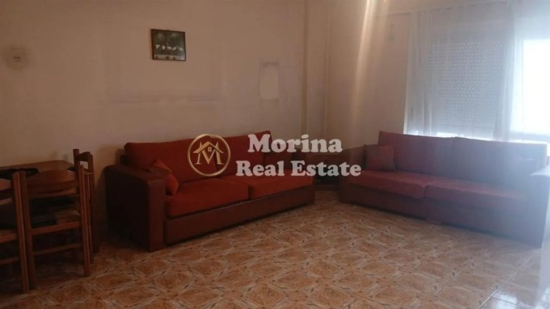 Tirane, jepet me qera apartament 1+1 Kati 3, 85 m² 600 € (Rruga Myslym Shyri)