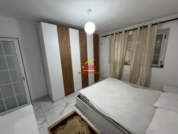 Vlore, shitet apartament 1+1+Ballkon Kati 1, 68 m² 102.000 € (Rruga Sadik zotaj)