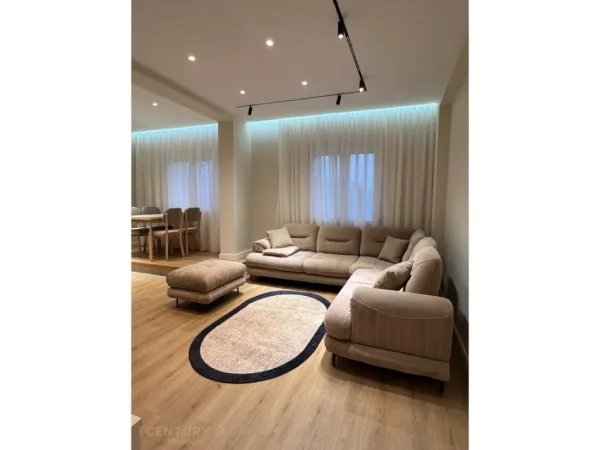 Tirane, jepet me qera apartament 1+1+Aneks+Ballkon Kati 5, 75 m² 750 € 