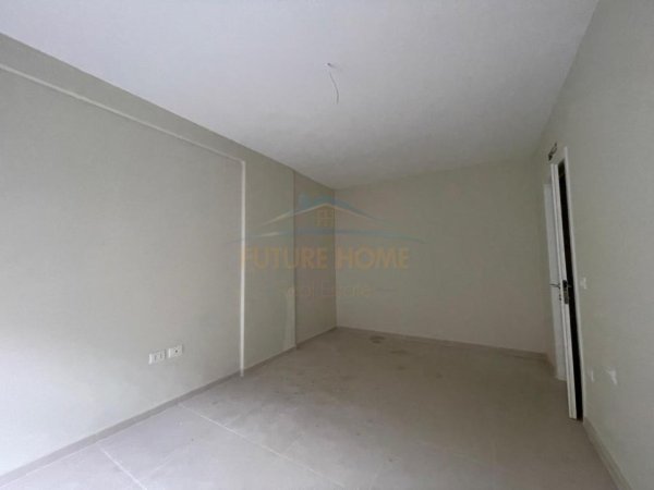 Tirane, shitet apartament 1+1+Ballkon Kati 1, 65 m² 165.000 € (SHKOLLA E KUQE)