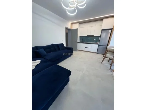 Tirane, jepet me qera apartament 2+1 Kati 3, 70 m² 800 € (Qender)