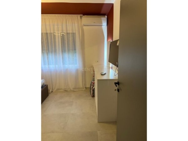 Tirane, jepet me qera apartament 2+1 Kati 3, 70 m² 800 € (Qender)