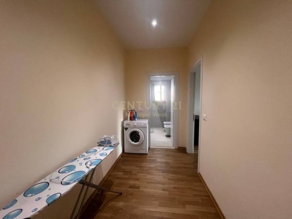 Tirane, jepet me qera apartament 2+1 Kati 3, 75 m² 650 € (21 Dhjetori)