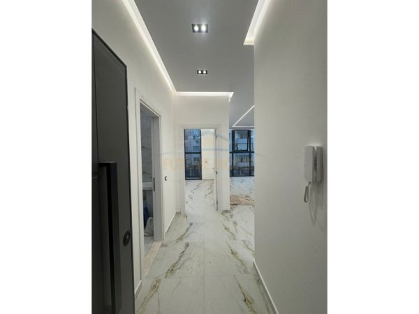 Tirane, jepet me qera ambjent biznesi Kati 1, 70 m² 800 € (Unaza e Re)