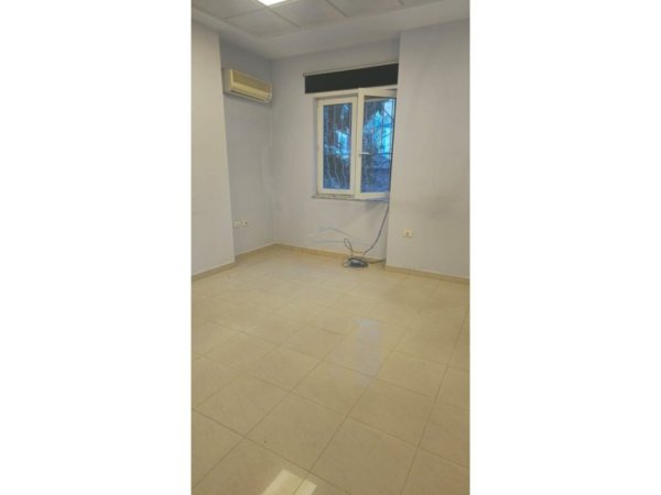 Tirane, shitet ambjent biznesi Kati 1, 75 m² 250.000 € (Qender)