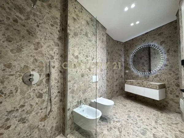 Tirane, jepet me qera apartament 1+1+Aneks Kati 0, 110 m² 2.100 € (Neom129177)