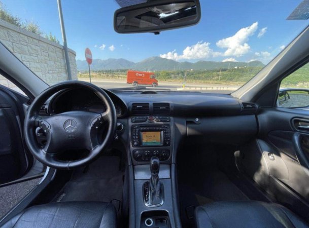 Tirane, shitet makine Benz C Class w203 kambio Automat Nafte, gri metalizato automatik Klima 320.000 km 3.700 €