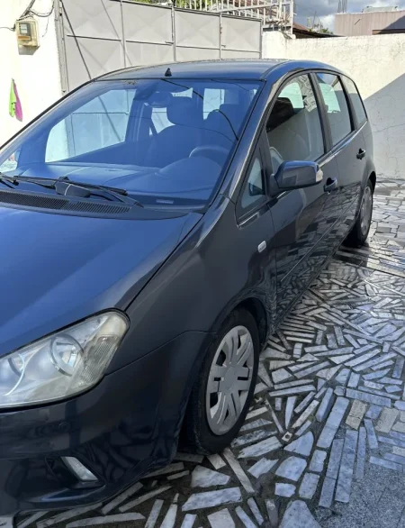 Elbasan, shitet makine Ford c max Nafte, blu e errët manuale Kondicioner 300.000 km 2.800 €