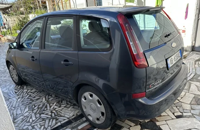 Elbasan, shitet makine Ford c max Nafte, blu e errët manuale Kondicioner 300.000 km 2.800 €