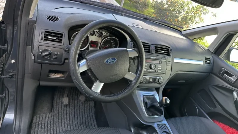 Elbasan, shitet makine Ford c max Nafte, blu e errët manuale Kondicioner 300.000 km 2.800 €