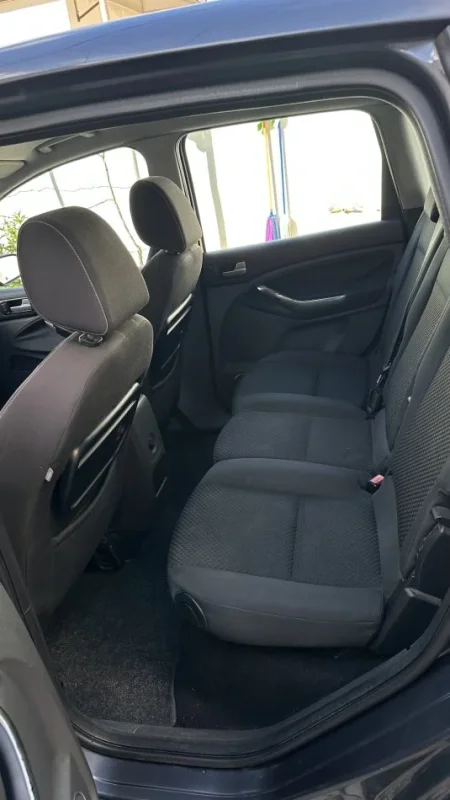 Elbasan, shitet makine Ford c max Nafte, blu e errët manuale Kondicioner 300.000 km 2.800 €