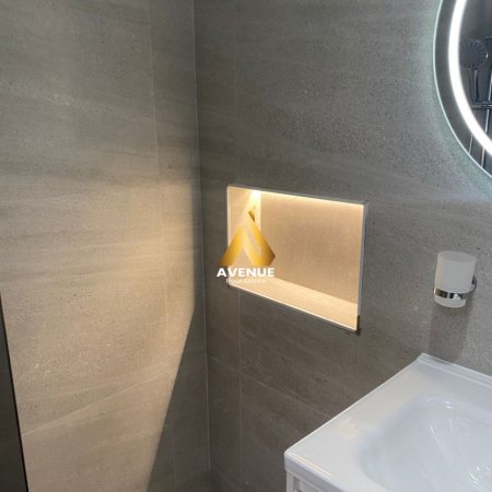 Tirane, jepet me qera Vile 1+1 Kati 3, 65 m² 400 € (Rruga Andon Mazreku)