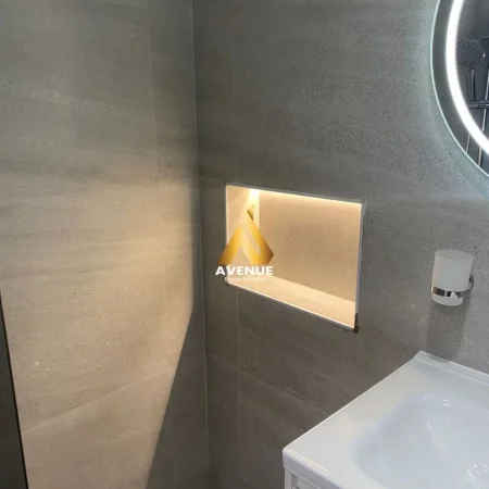 Tirane, jepet me qera Vile 1+1 Kati 3, 65 m² 400 € (Rruga Andon Mazreku)