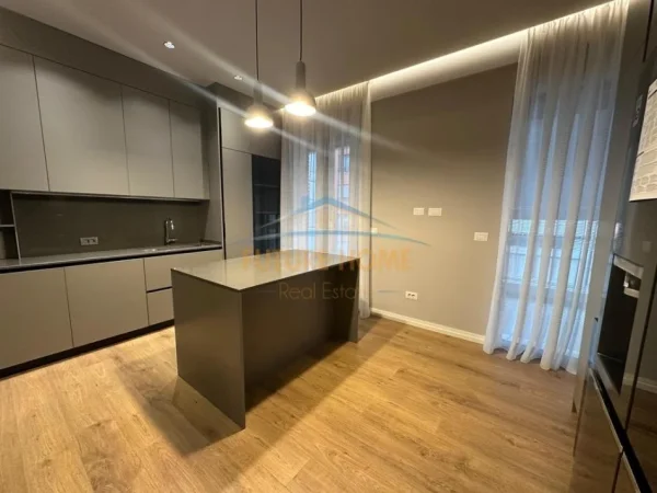 Tirane, jepet me qera apartament 3+1+Aneks+Ballkon Kati 1, 285 m² 2.800 € (Delijorgji)