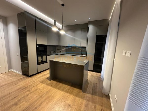 Tirane, jepet me qera apartament 3+1+Aneks+Ballkon Kati 1, 285 m² 2.800 € (Delijorgji)