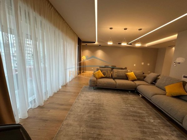 Tirane, jepet me qera apartament 3+1+Aneks+Ballkon Kati 1, 285 m² 2.800 € (Delijorgji)