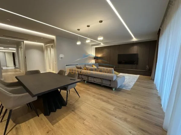 Tirane, jepet me qera apartament 3+1+Aneks+Ballkon Kati 1, 285 m² 2.800 € (Delijorgji)