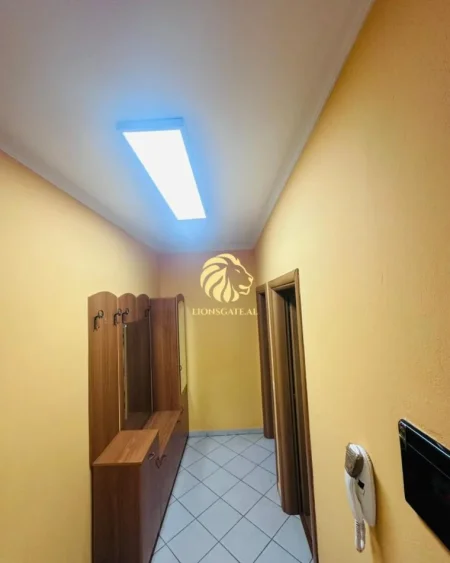 Tirane, jepet me qera apartament 2+1+Ballkon Kati 3, 120 m² 650 € 