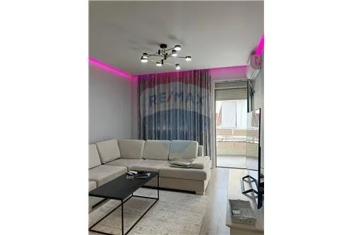 Tirane, jepet me qera apartament 1+1+Ballkon Kati 2, 65 m² 550 € (Liqeni i thate)