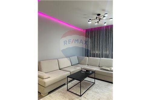 Tirane, jepet me qera apartament 1+1+Ballkon Kati 2, 65 m² 550 € (Liqeni i thate)