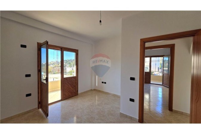 Vlore, jepet me qera Vile 3 Katshe Kati 3, 450 m² 990 € (Ish Fabrika e Cimentos, Vlore)