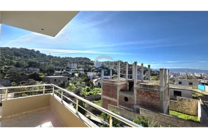 Vlore, jepet me qera Vile 3 Katshe Kati 3, 450 m² 990 € (Ish Fabrika e Cimentos, Vlore)