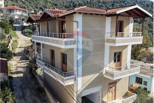 Vlore, jepet me qera Vile 3 Katshe Kati 3, 450 m² 990 € (Ish Fabrika e Cimentos, Vlore)