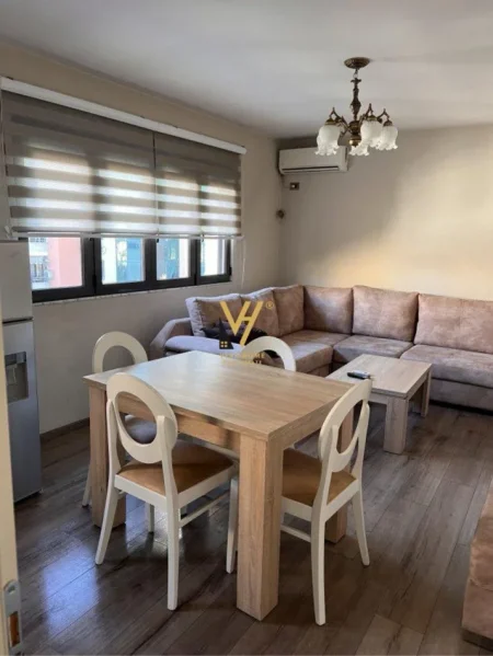 Tirane, jepet me qera apartament 1+1+Ballkon Kati 5, 65 m² 600 € (21 DHJETORI)