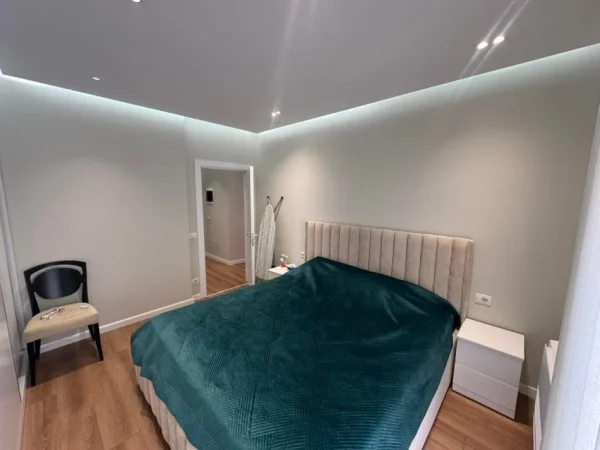 Tirane, jepet me qera apartament 2+1 Kati 4, 500 €