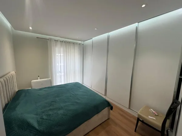 Tirane, jepet me qera apartament 2+1 Kati 4, 500 €